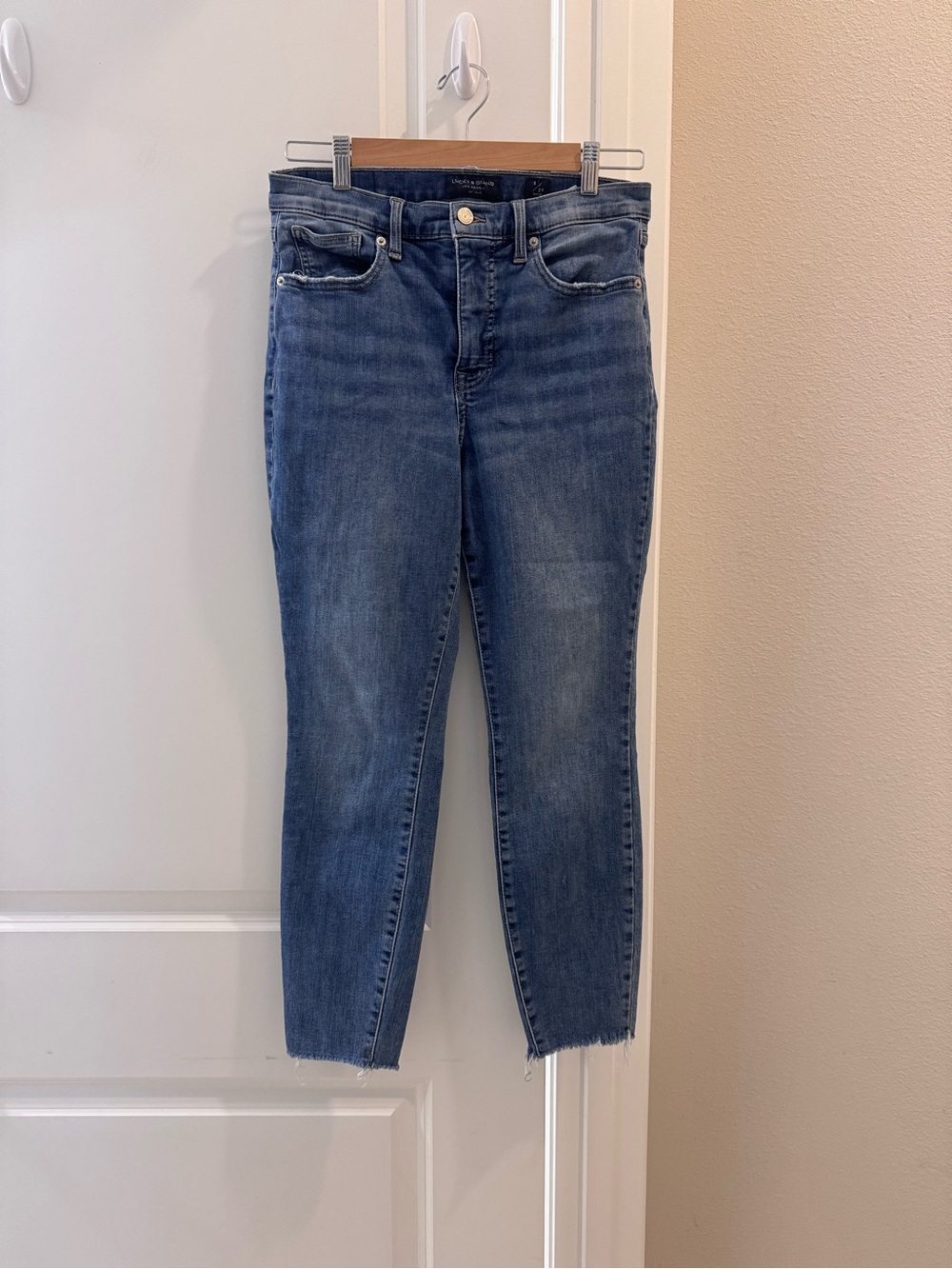 Lucky Brand Classic Blue Women’s Slim Straight Jeans